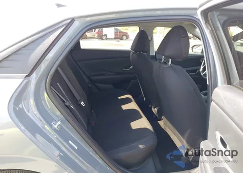 2022 Hyundai Elantra Sel z USA, uszkodzony, nr VIN KMHLM4AG9NU285099